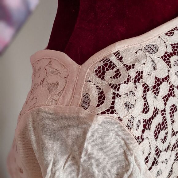 NWOT NY&C Pink Lace Top Size Small - Picture 4 of 5